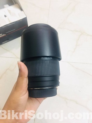 Sigma 70-300 mm F4-5.6 DG macro camera lens
